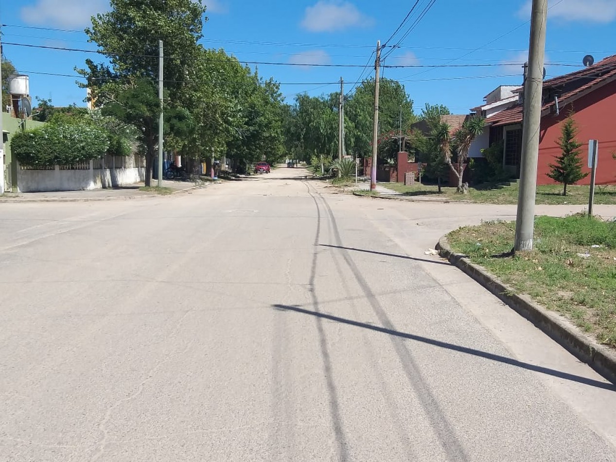Lote centrico ante esquina a 200 Mts del mar