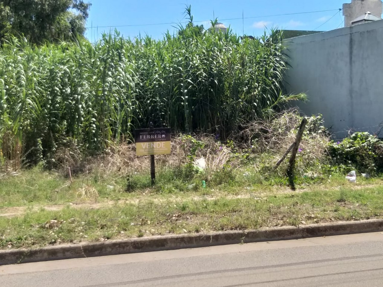 Lote centrico ante esquina a 200 Mts del mar