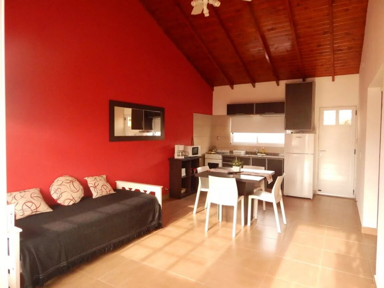 Duplex de 3 Amb. con cochera y patio en Tala Sur 