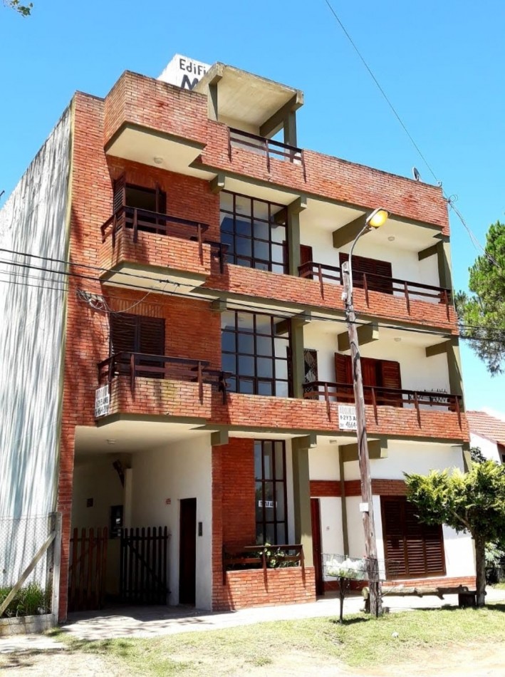 Excelente Edificio con 12 deptos. en zona centro