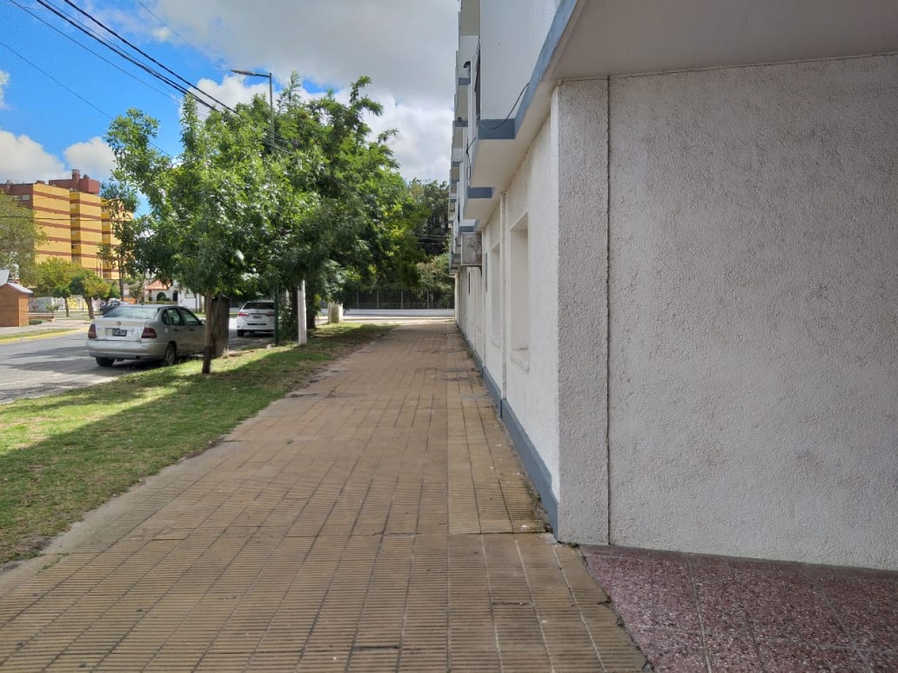 Monoambiente centrico frente Plaza Pereira  