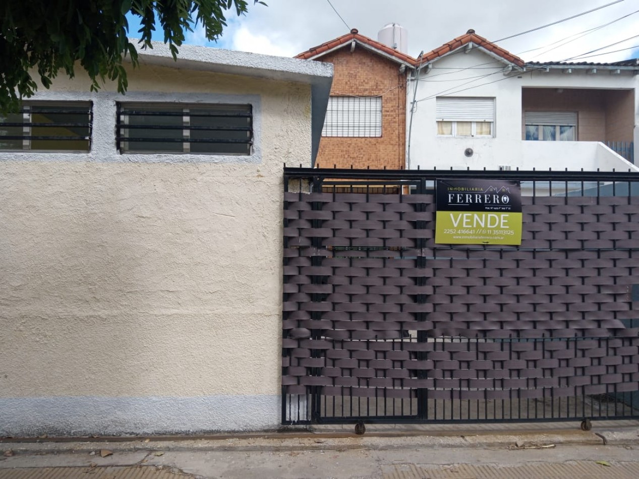 Complejo de DOS casas sobre calle UNO centro 