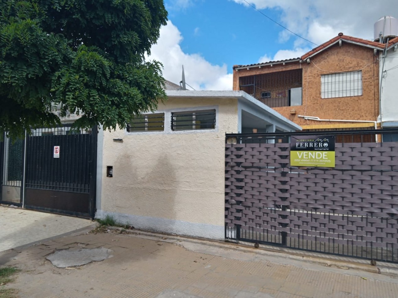 Complejo de DOS casas sobre calle UNO centro 