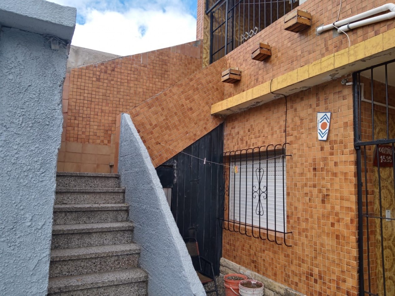 Complejo de DOS casas sobre calle UNO centro 