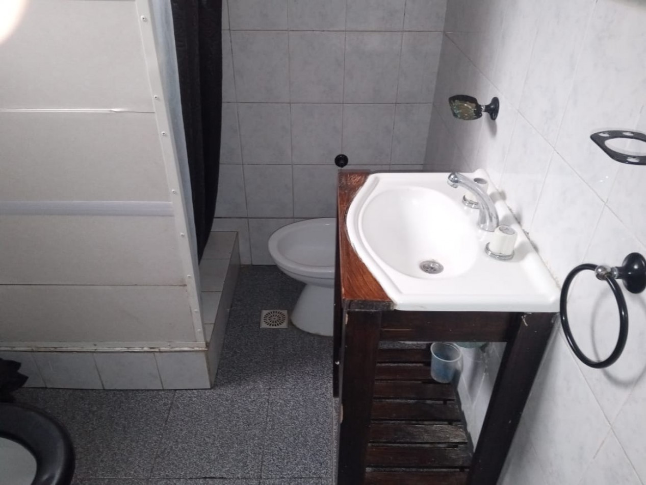 Complejo de DOS casas sobre calle UNO centro 