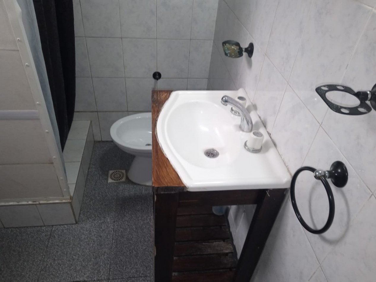 Complejo de DOS casas sobre calle UNO centro 
