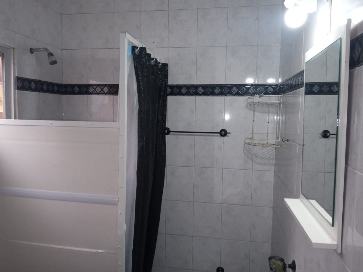 Complejo de DOS casas sobre calle UNO centro 