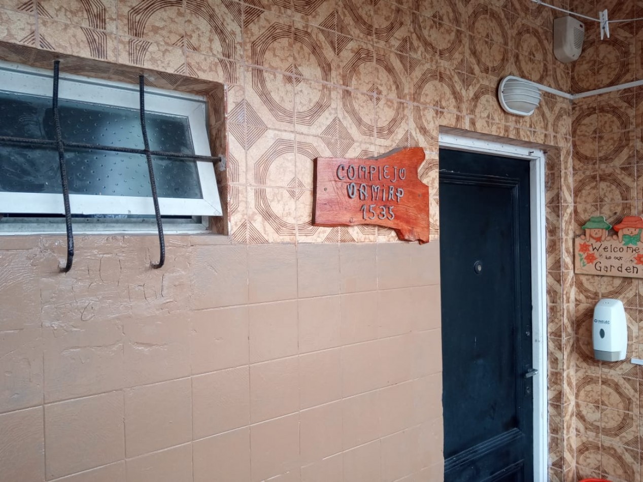 Complejo de DOS casas sobre calle UNO centro 