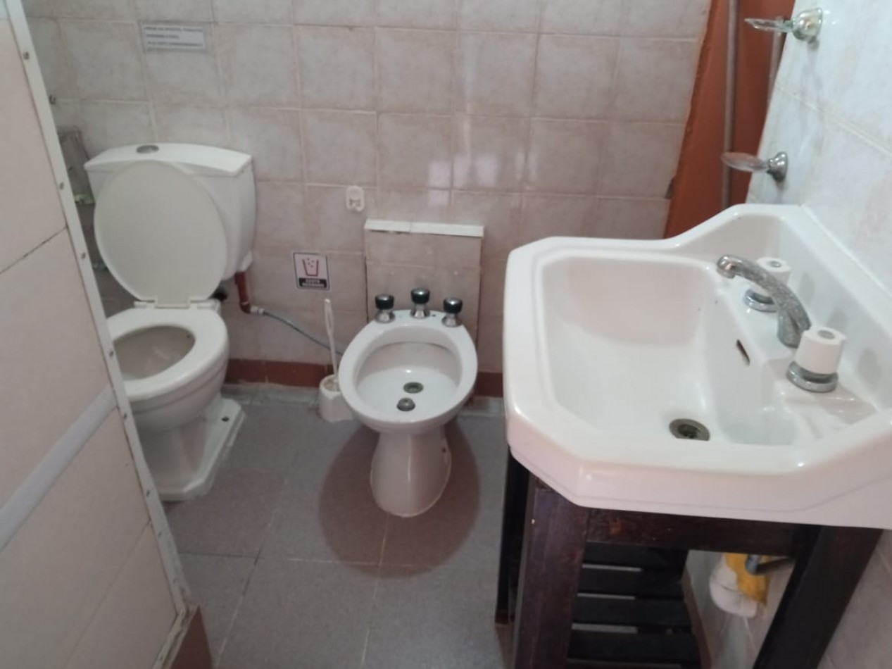 Complejo de DOS casas sobre calle UNO centro 