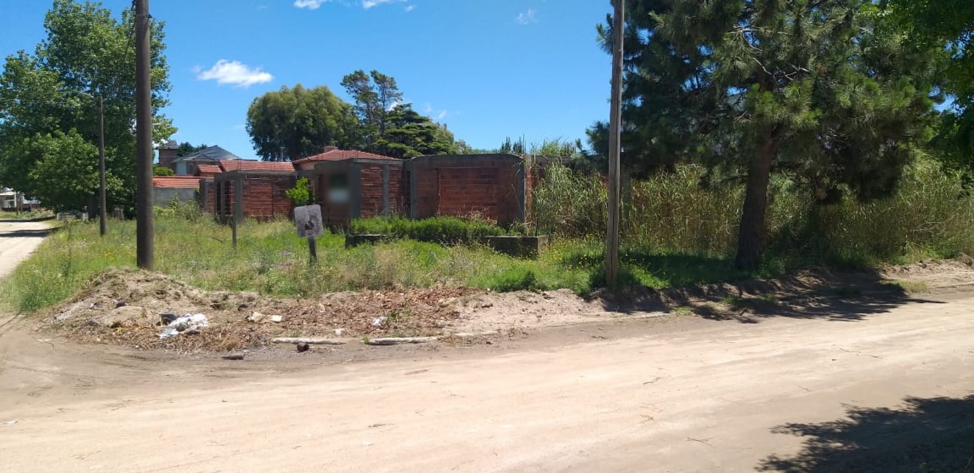 Lote con mejoras planos aprobados