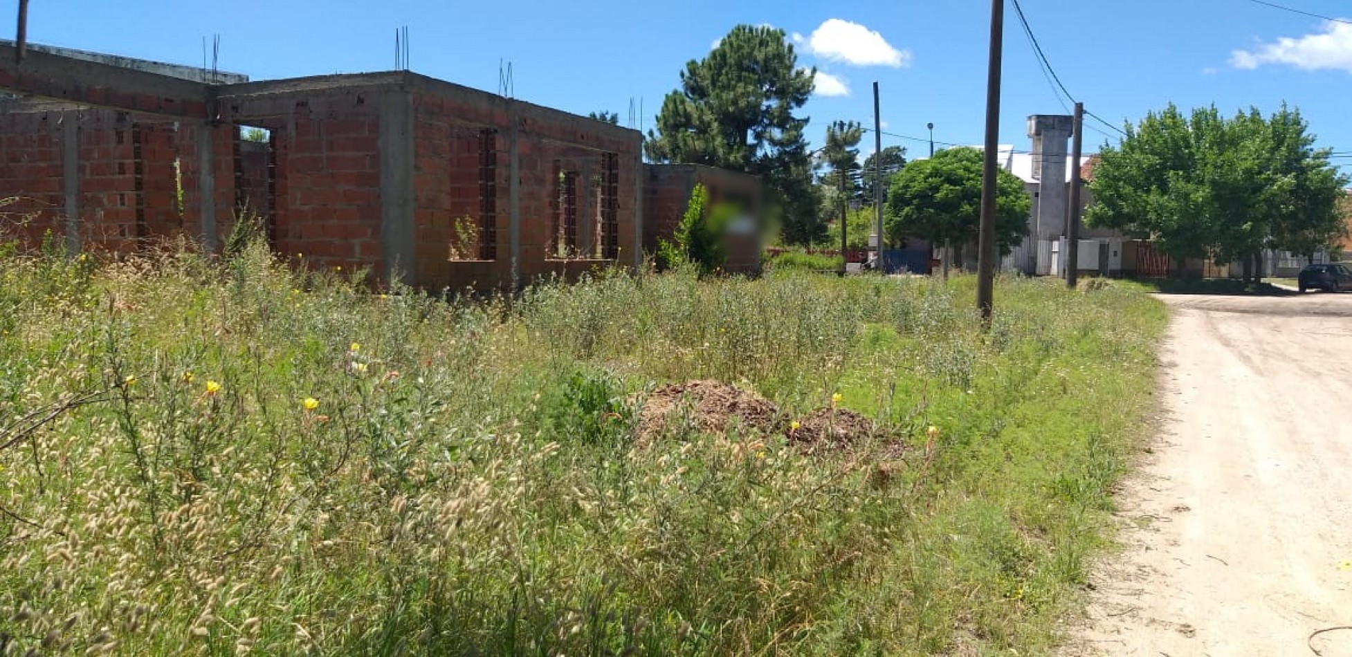 Lote con mejoras planos aprobados
