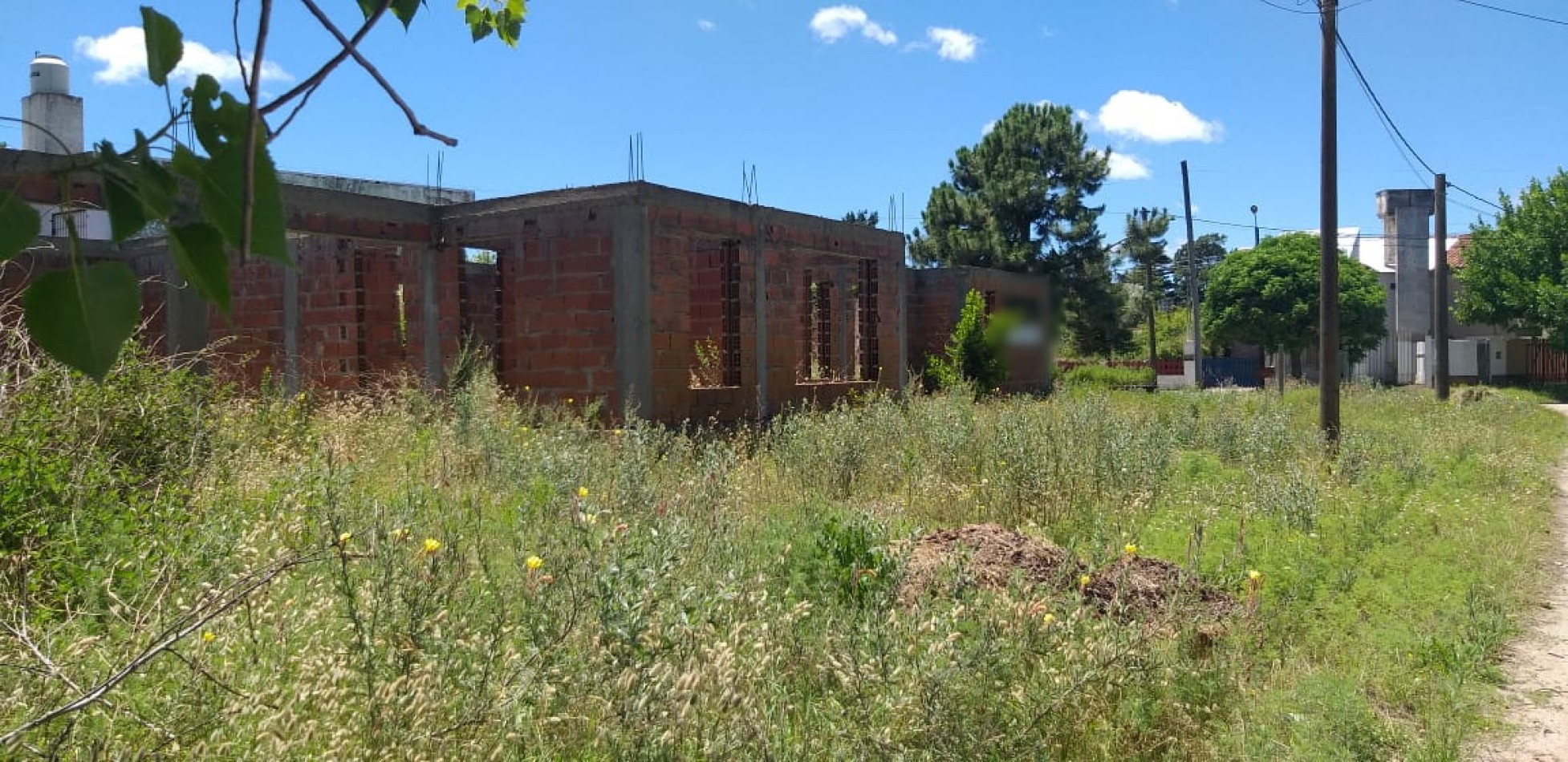 Lote con mejoras planos aprobados