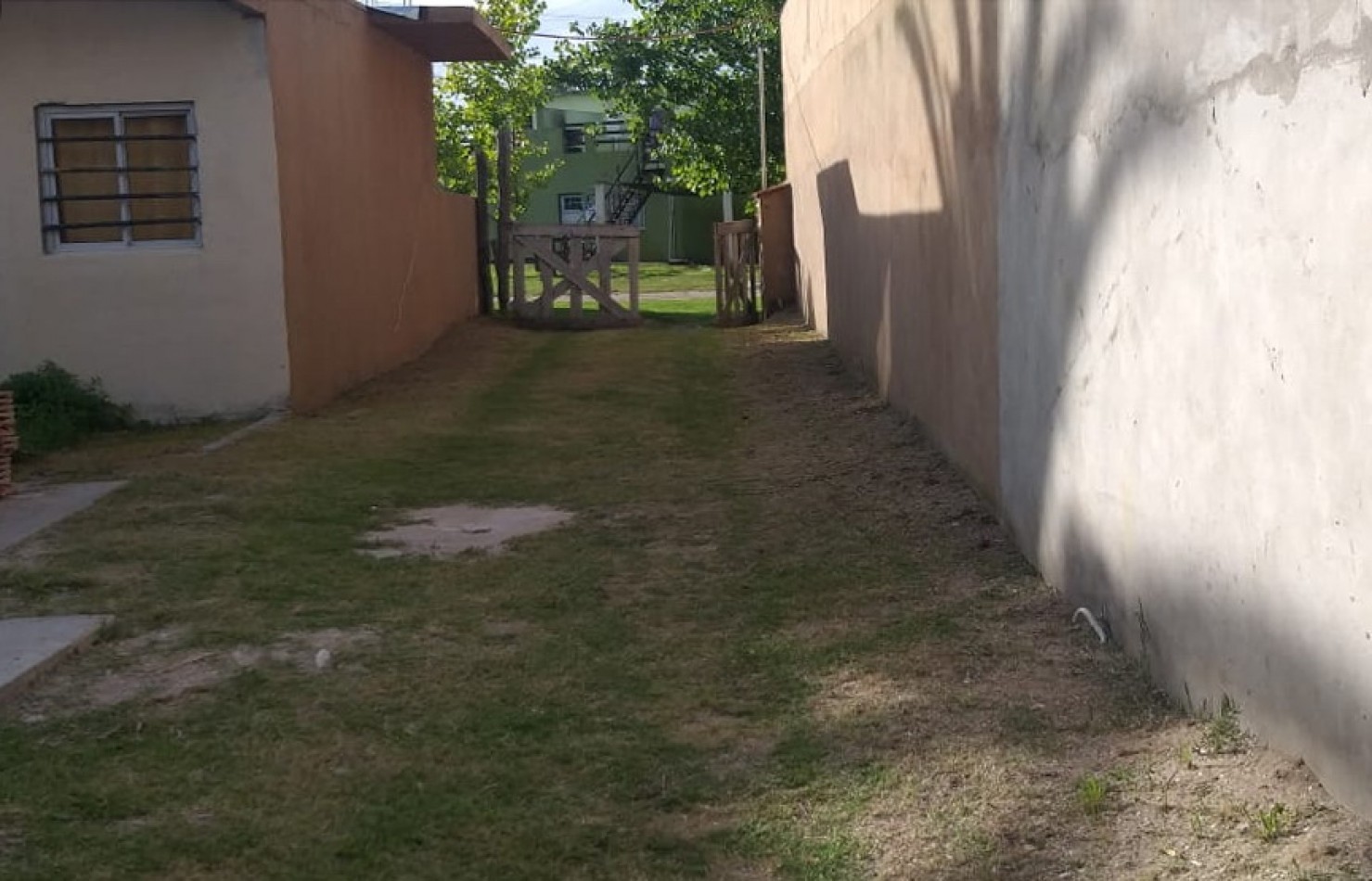 Duplex 3 Amb con patio y estacionamiento 