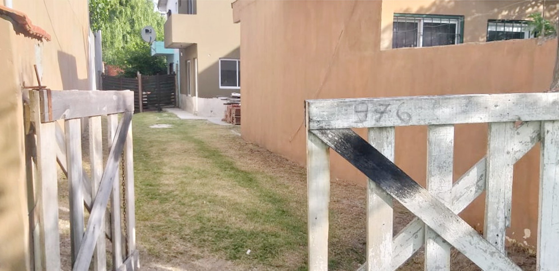 Duplex 3 Amb con patio y estacionamiento 