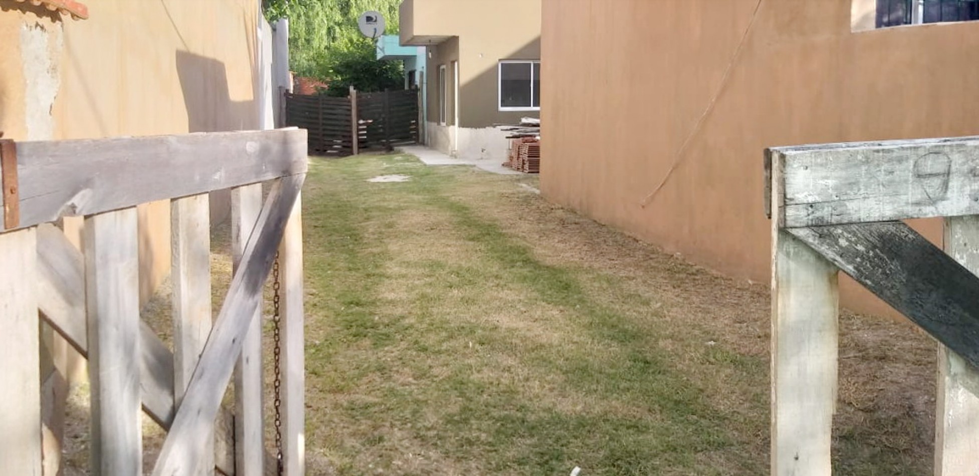 Duplex 3 Amb con patio y estacionamiento 