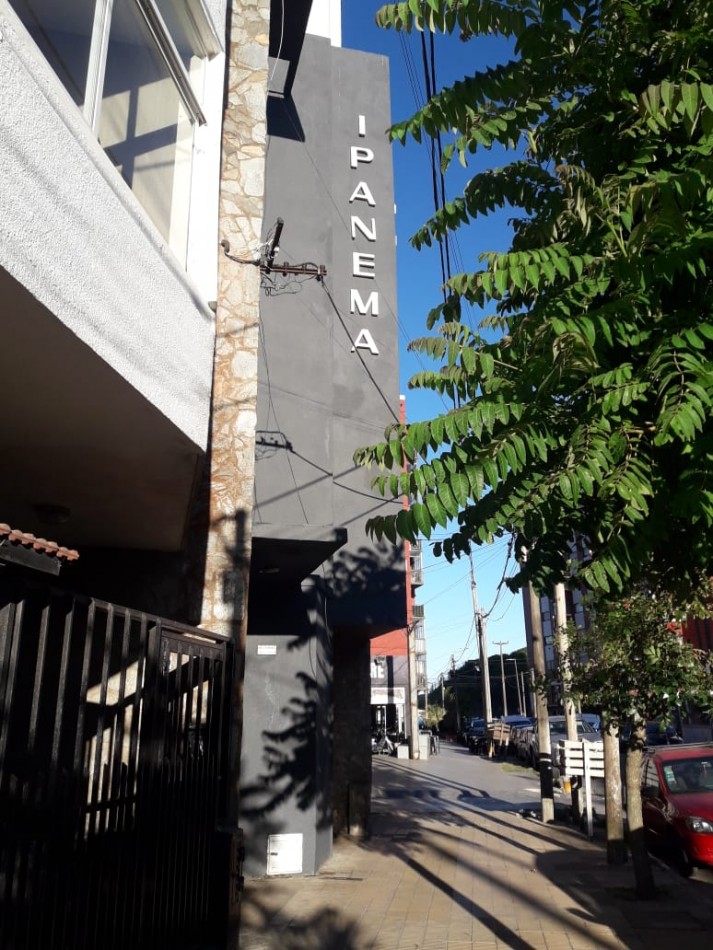 Monoambiente c/patio centrico Edificio Ipanema a 50 Mts del mar