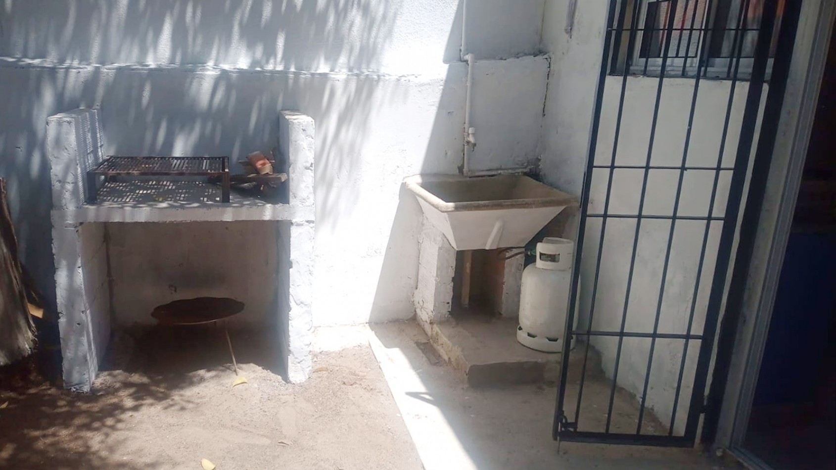 PH 2 Amb PB frente Plaza Gardel