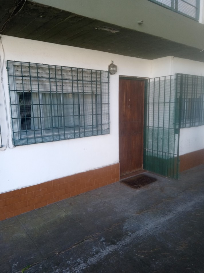Depto 2 amb.en PB con patio