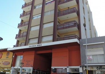 Depto. 2 Amb sobre peatonal Edificio Dora I 1ero D