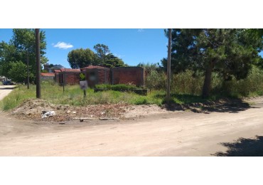 Lote con mejoras planos aprobados