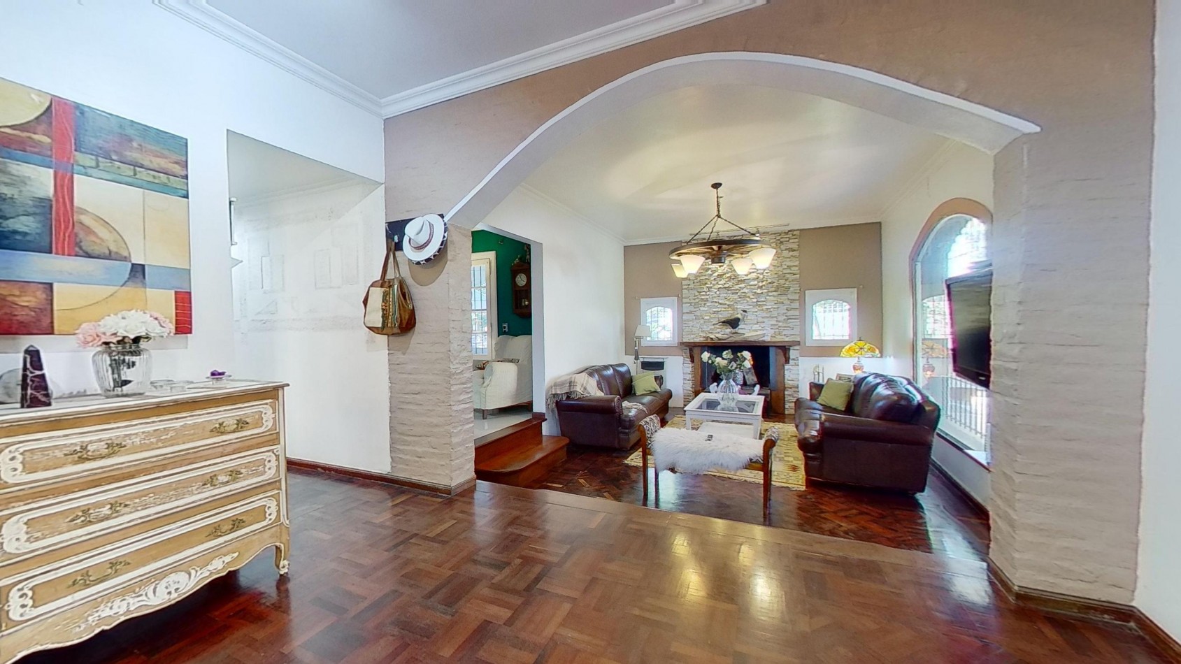 CHALET EN RANELAGH CON QUINCHO PILETA JARDIN 4 DORMITORIOS