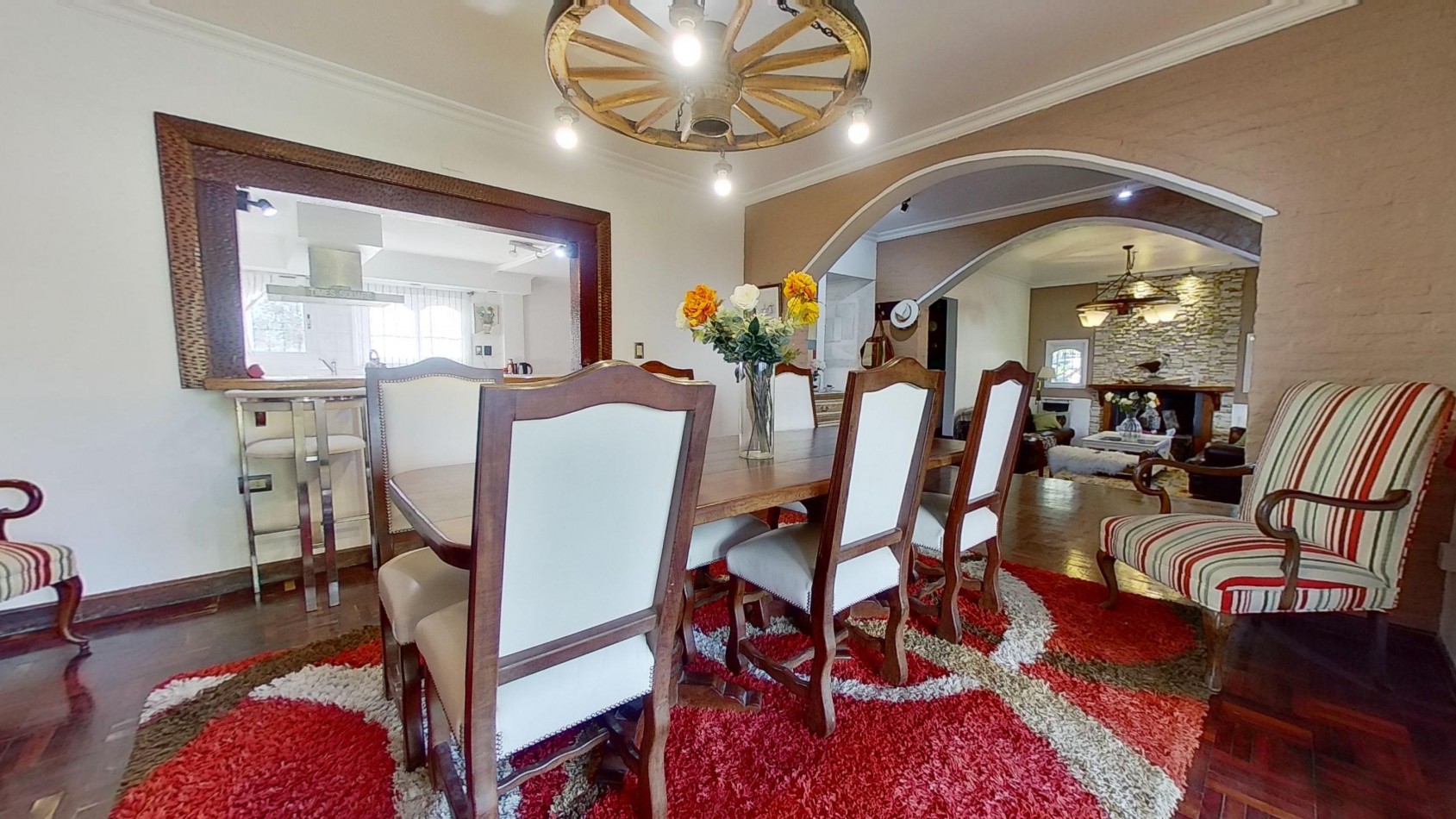 CHALET EN RANELAGH CON QUINCHO PILETA JARDIN 4 DORMITORIOS