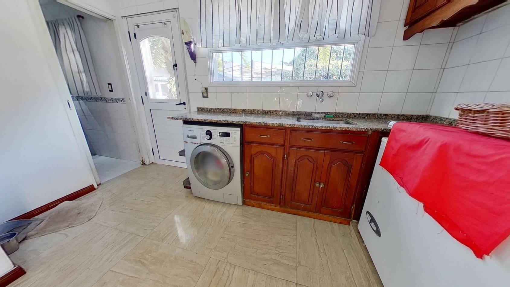 CHALET EN RANELAGH CON QUINCHO PILETA JARDIN 4 DORMITORIOS
