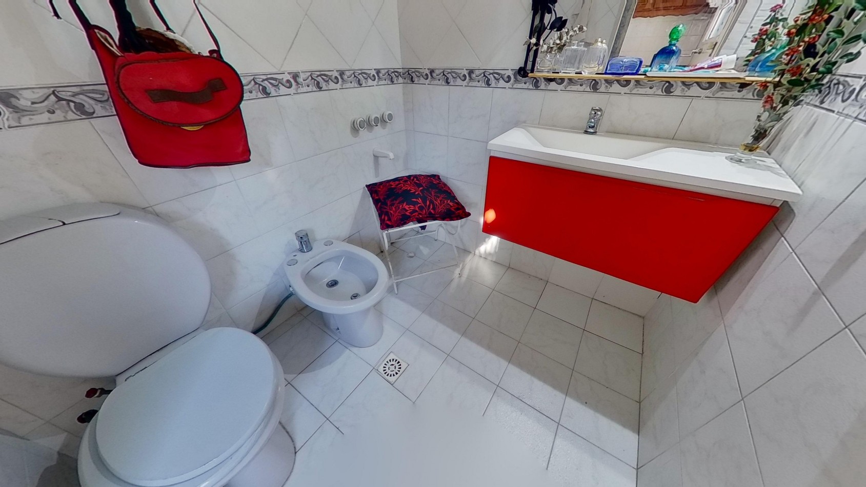 CHALET EN RANELAGH CON QUINCHO PILETA JARDIN 4 DORMITORIOS