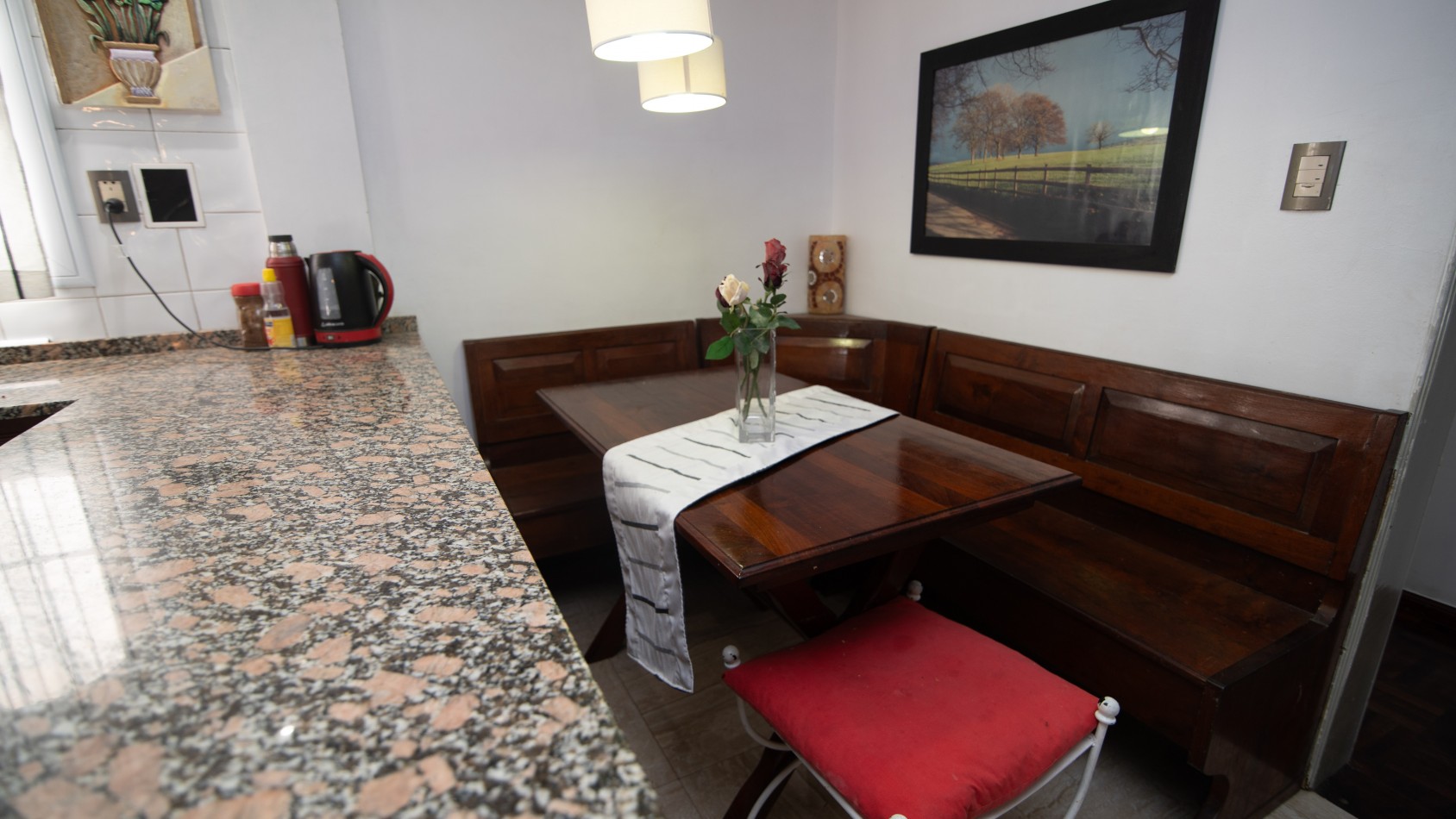 CHALET EN RANELAGH CON QUINCHO PILETA JARDIN 4 DORMITORIOS