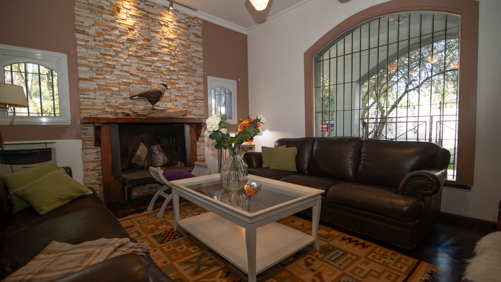 CHALET EN RANELAGH CON QUINCHO PILETA JARDIN 4 DORMITORIOS