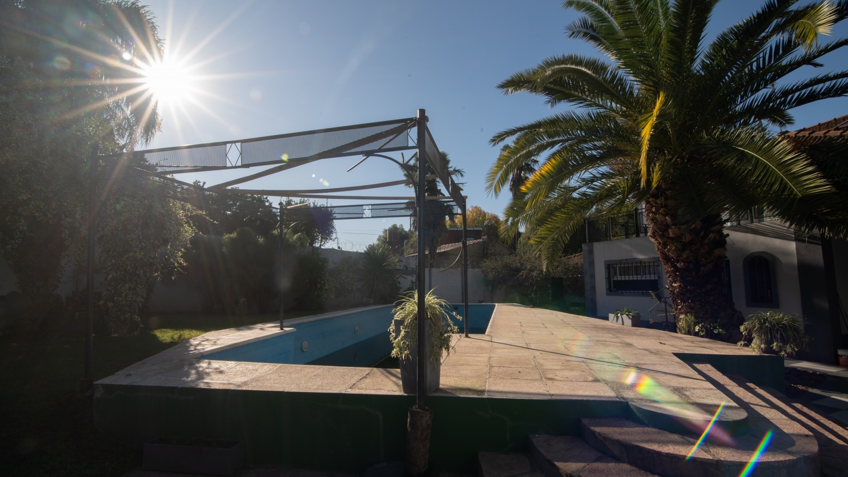 CHALET EN RANELAGH CON QUINCHO PILETA JARDIN 4 DORMITORIOS