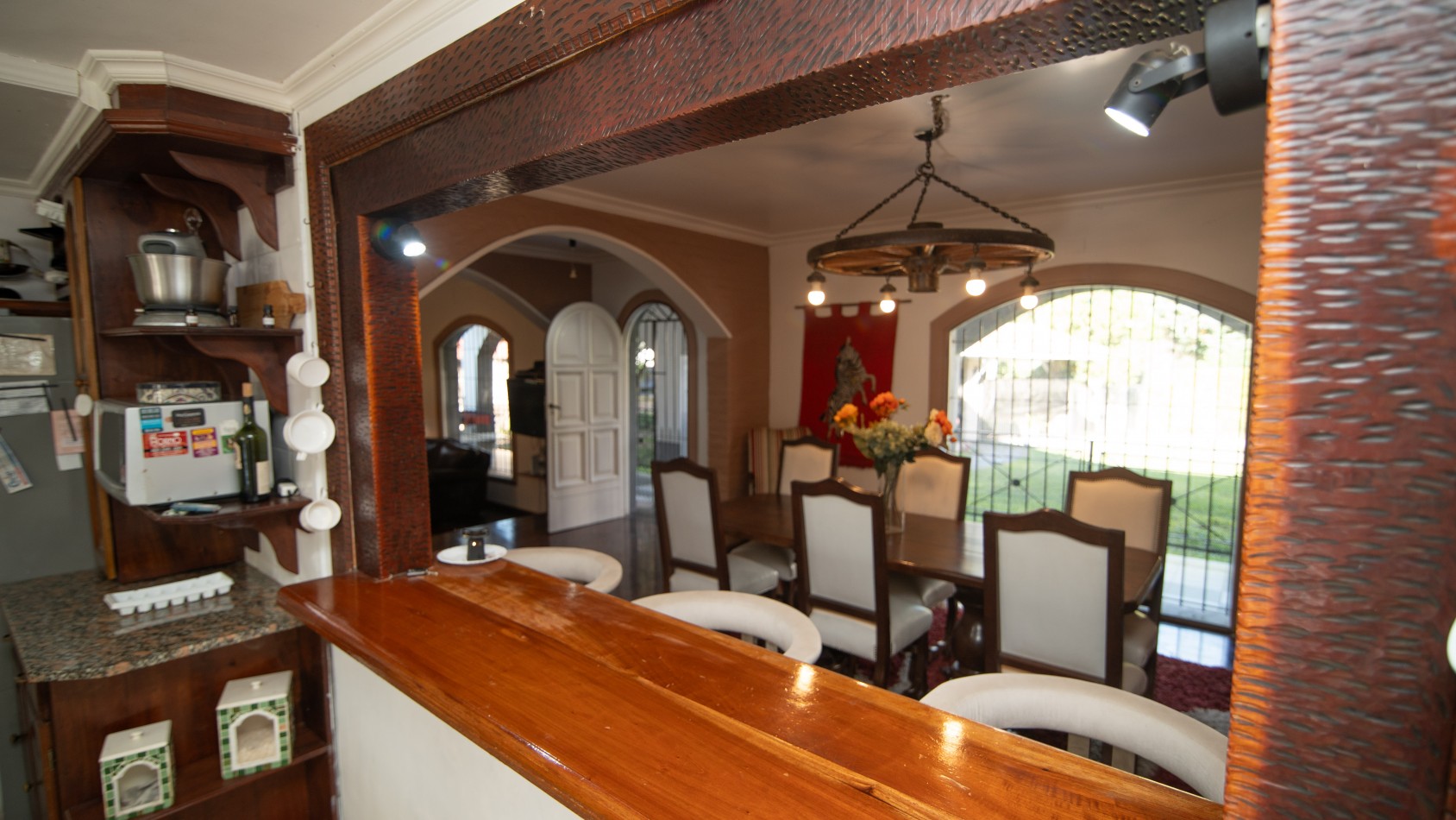 CHALET EN RANELAGH CON QUINCHO PILETA JARDIN 4 DORMITORIOS