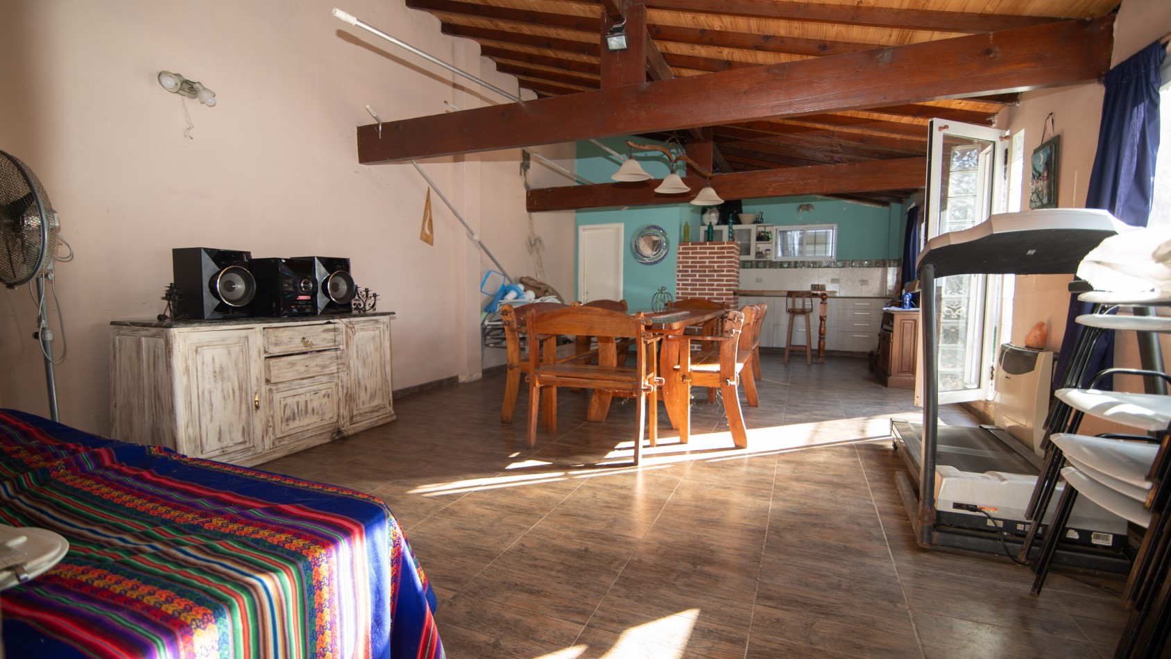 CHALET EN RANELAGH CON QUINCHO PILETA JARDIN 4 DORMITORIOS