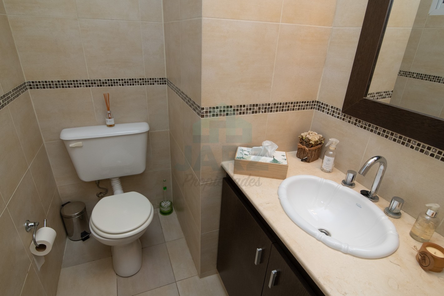 VENTA CASA EN RANELAGH CON PARRILLA PARQUE 