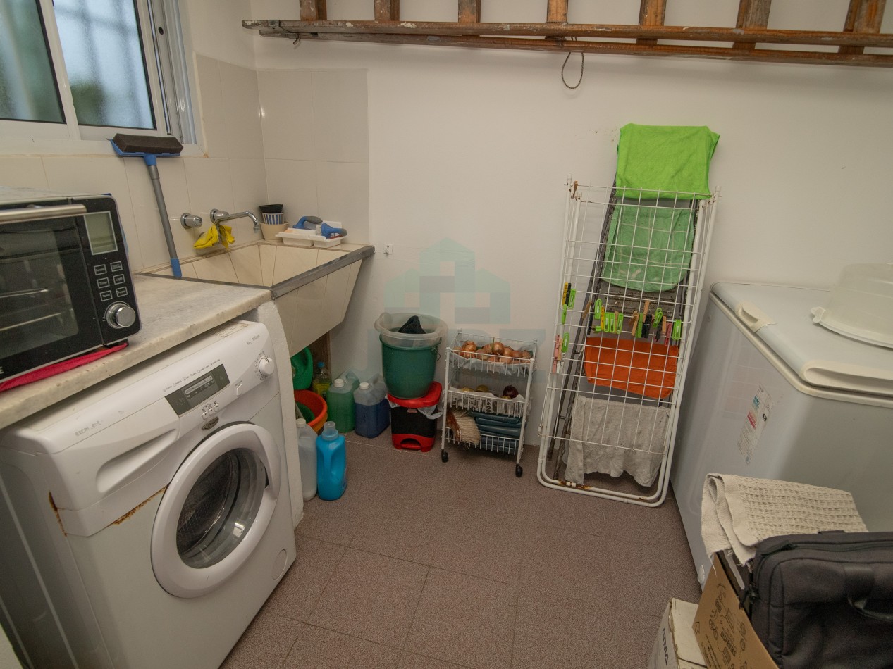VENTA CASA EN RANELAGH CON PARRILLA PARQUE 