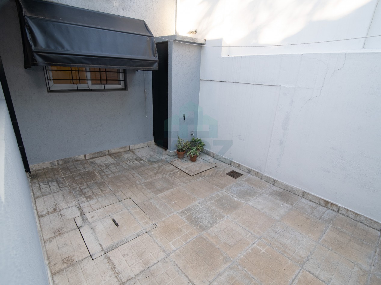VENTA CASA EN RANELAGH CON PARRILLA PARQUE 