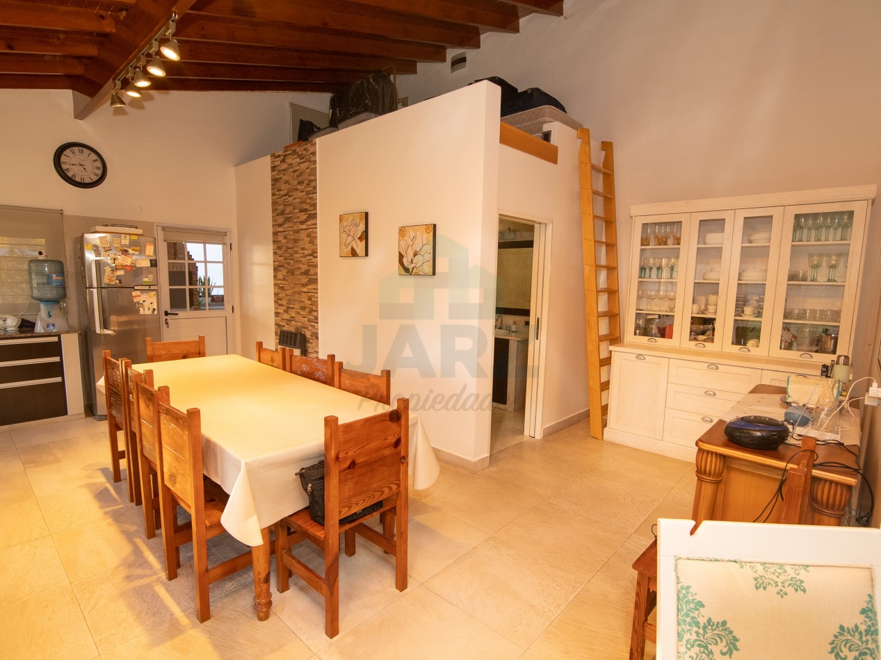 VENTA CASA EN RANELAGH CON PARRILLA PARQUE 