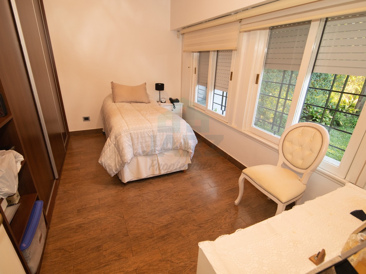 VENTA CASA EN RANELAGH CON PARRILLA PARQUE 