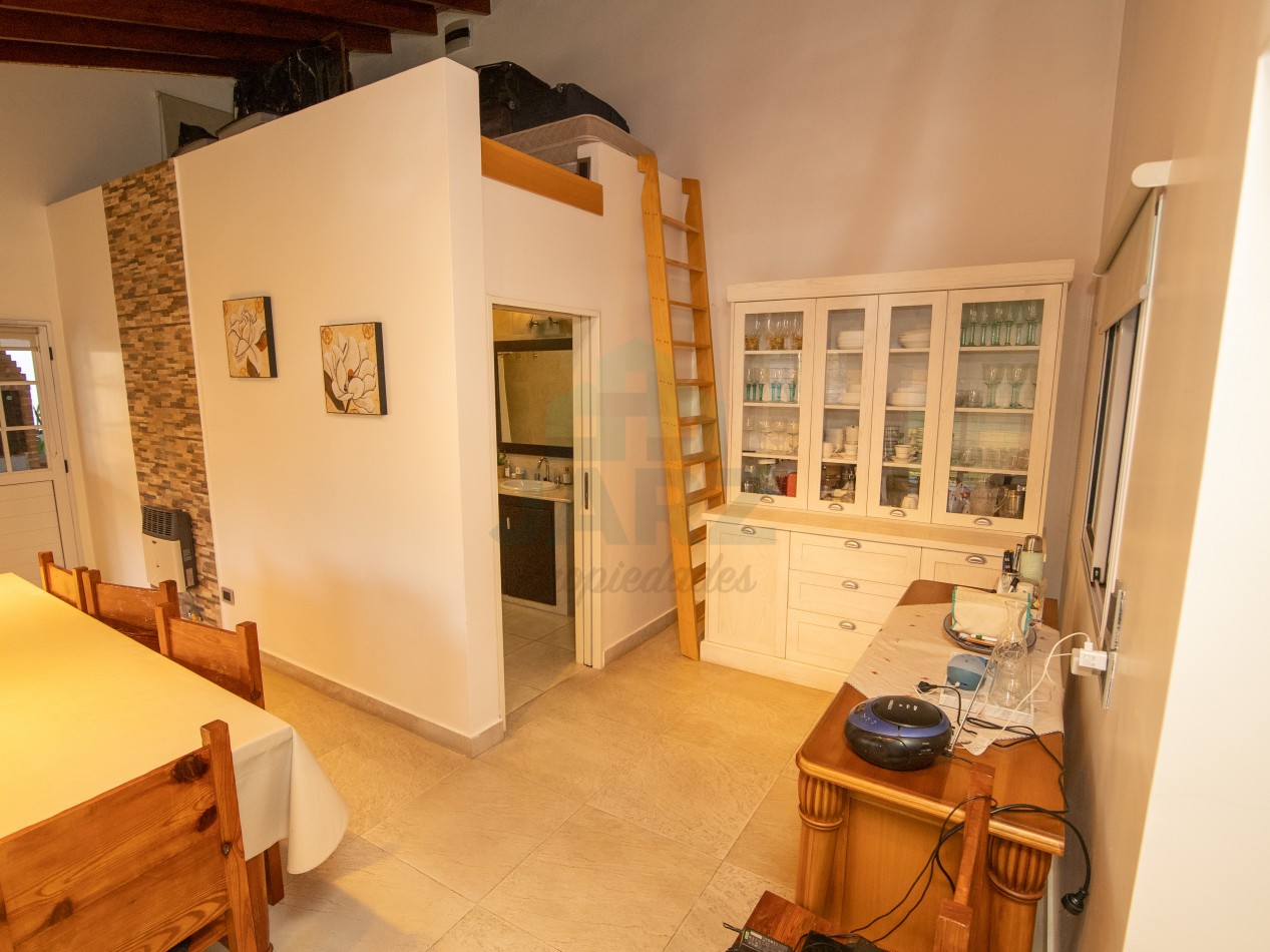 VENTA CASA EN RANELAGH CON PARRILLA PARQUE 