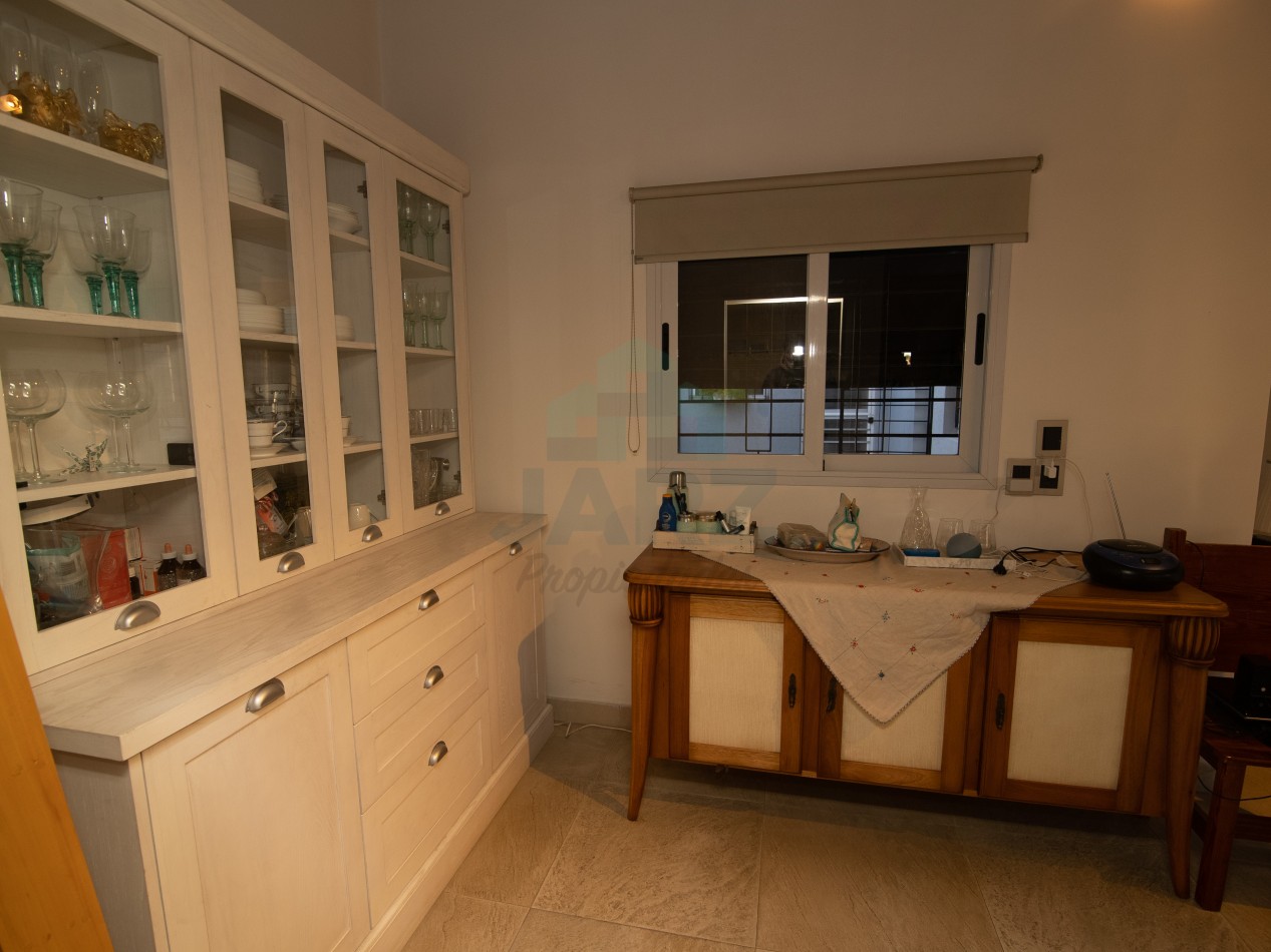 VENTA CASA EN RANELAGH CON PARRILLA PARQUE 