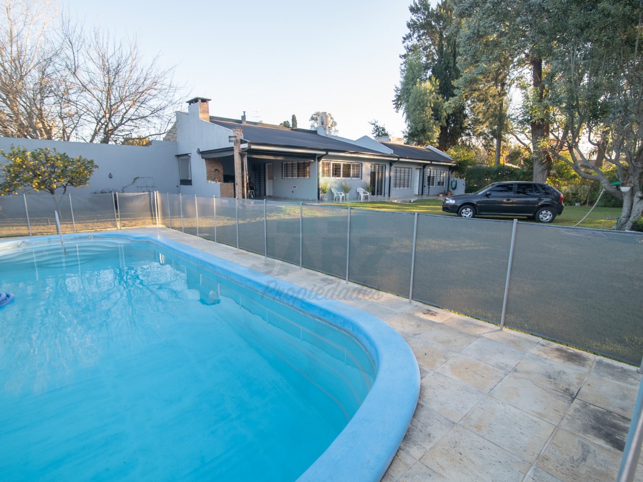 VENTA CASA EN RANELAGH CON PARRILLA PARQUE 