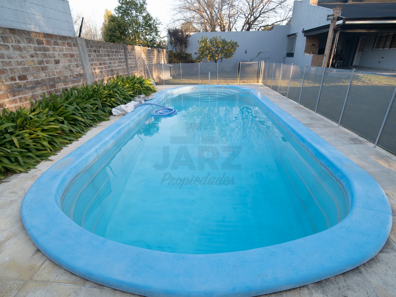 VENTA CASA EN RANELAGH CON PARRILLA PARQUE 