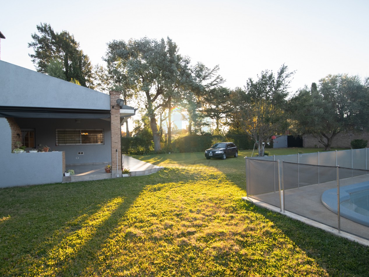 VENTA CASA EN RANELAGH CON PARRILLA PARQUE 