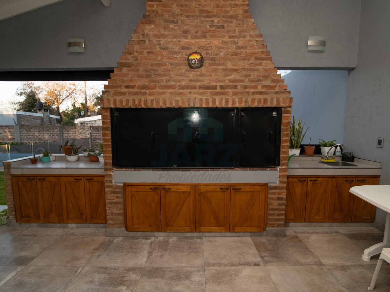 VENTA CASA EN RANELAGH CON PARRILLA PARQUE 