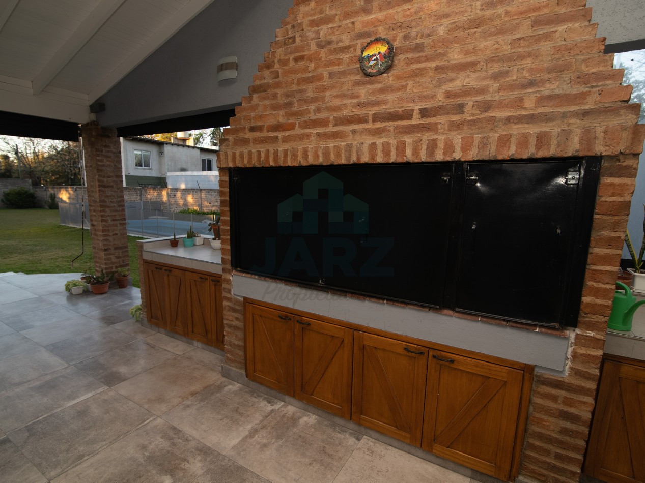 VENTA CASA EN RANELAGH CON PARRILLA PARQUE 