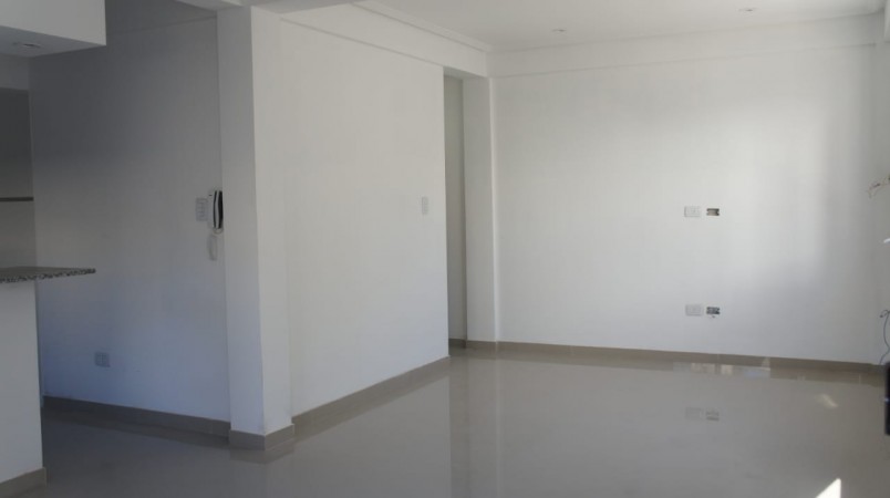VENTA-DUPLEX 3 AMBIENTES CON PATIO Y COCHERA