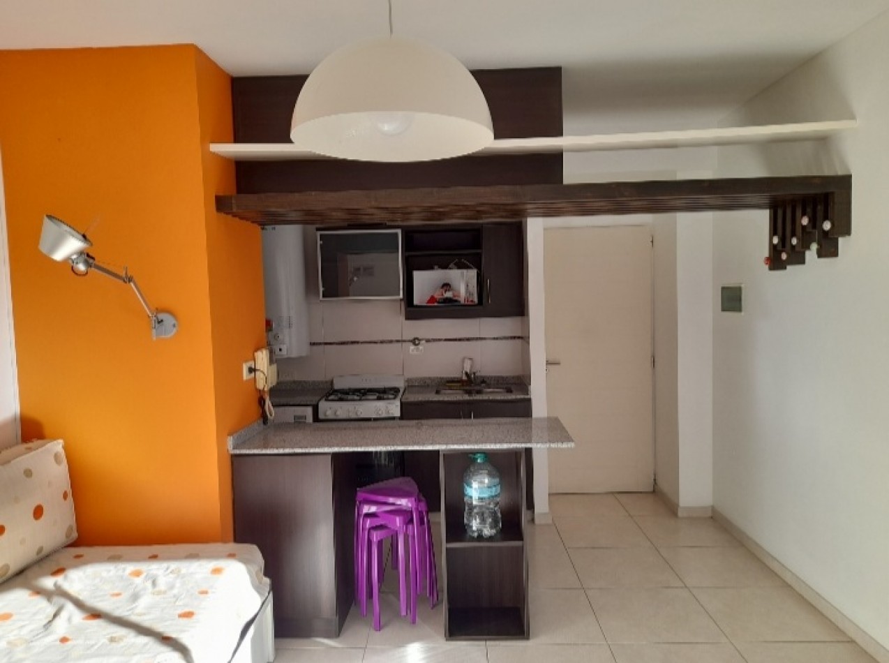 VENTA- MONOAMBIENTE AMOBLADO