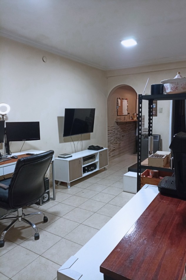 VENTA Departamento 2 ambientes con cochera y patio