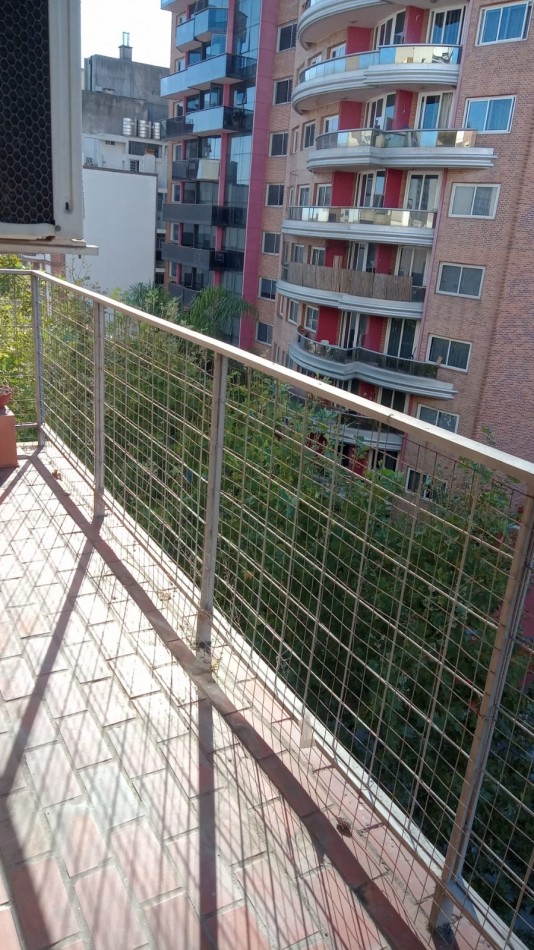 Dto. 3 amb, al frente con balcon