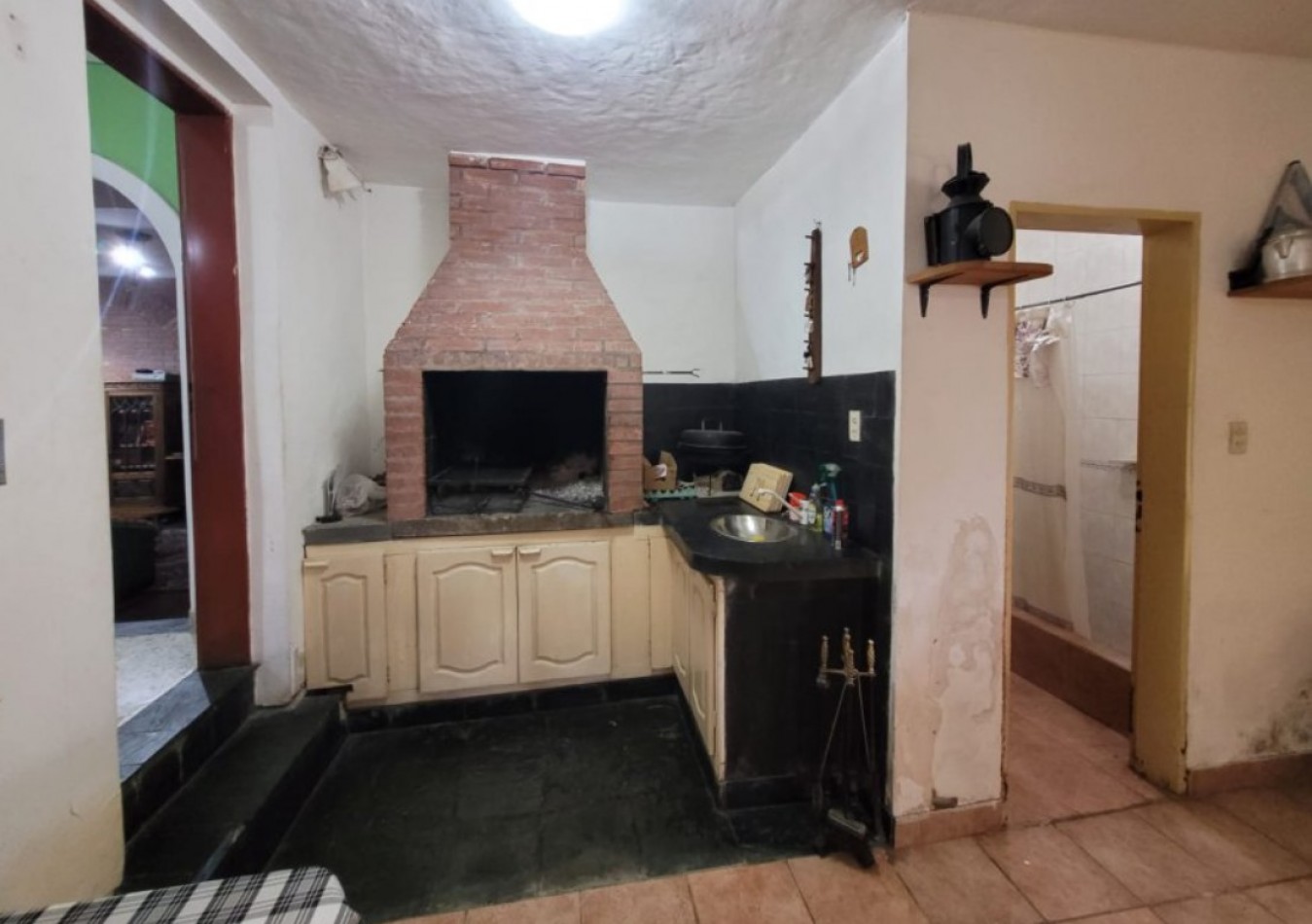 IMPORTANTE CASA QUINTA EN VENTA CON AMPLIO PARQUE EN ALEJANDRO KORN 